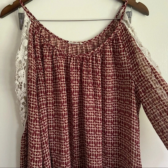 Pattern Cold Shoulder Floral Lace Blouse Size Large Red STYLE T22284RK - Picture 4 of 10